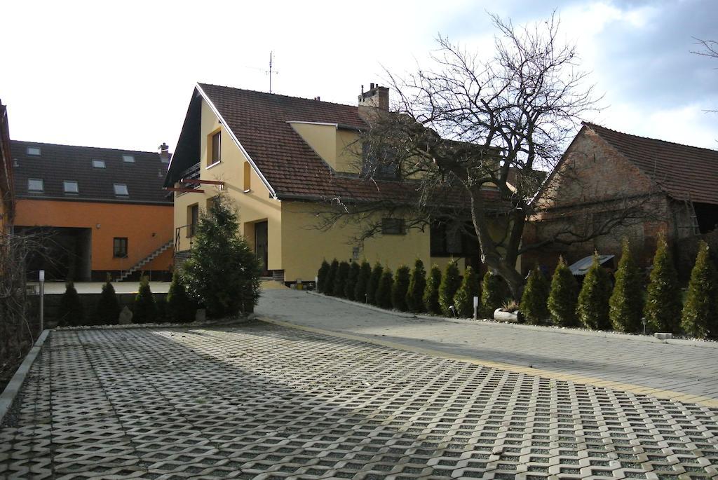 Penzion U Reky Vojkovice  ภายนอก รูปภาพ